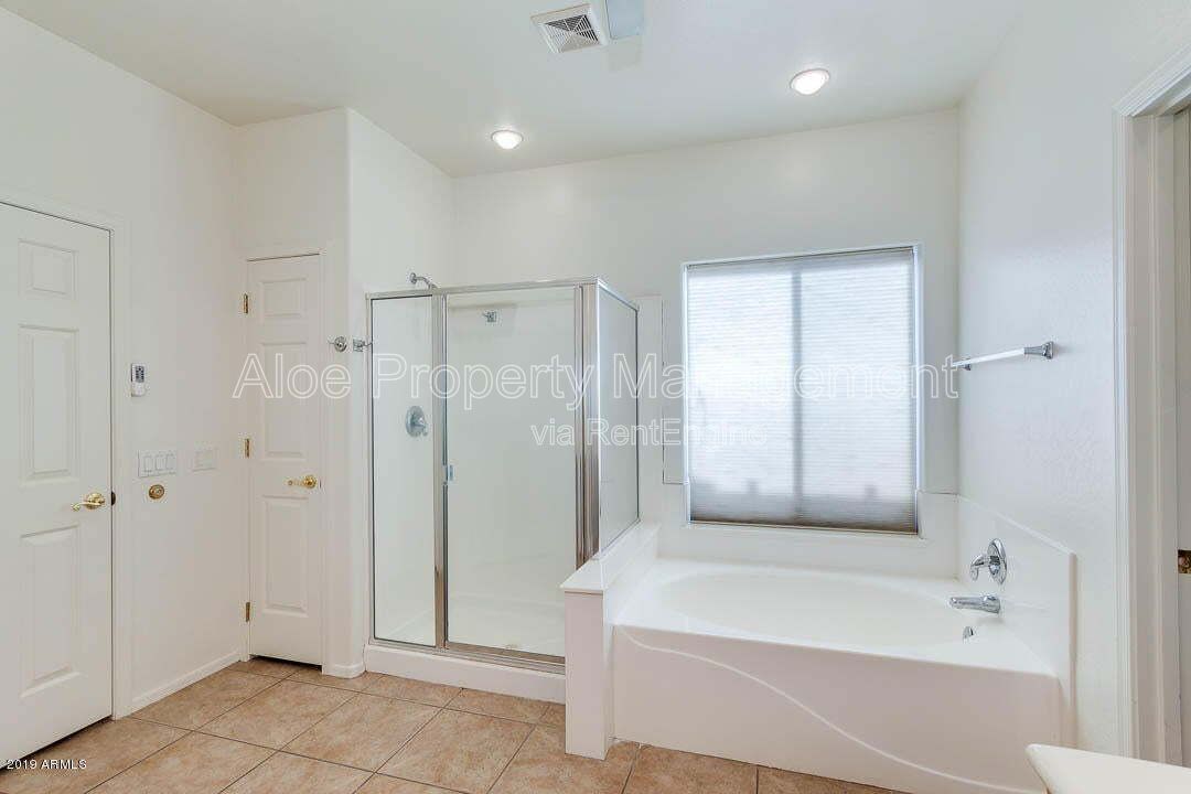 6321 S Four Peaks Pl in Chandler, AZ - Community Pool property image