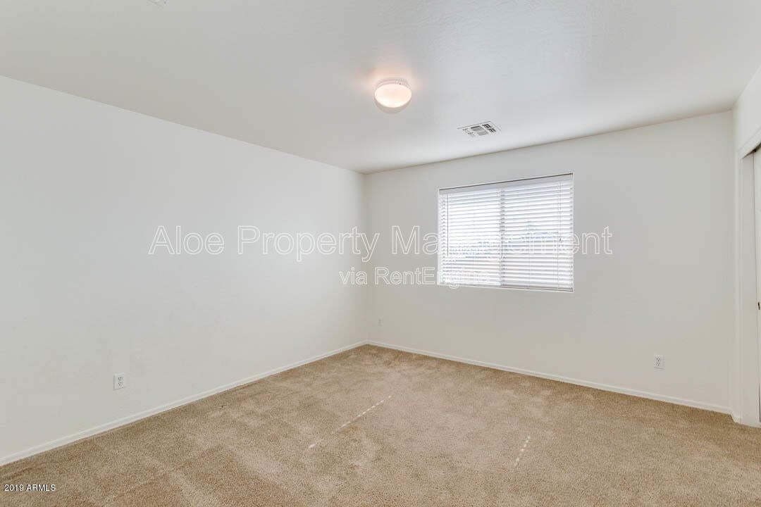 6321 S Four Peaks Pl in Chandler, AZ - Community Pool property image