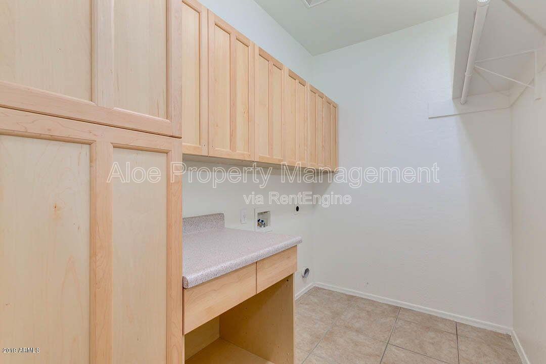 6321 S Four Peaks Pl in Chandler, AZ - Community Pool property image