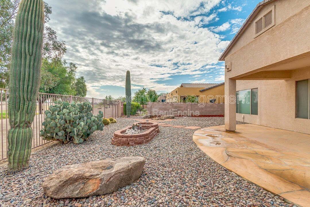 6321 S Four Peaks Pl in Chandler, AZ - Community Pool property image