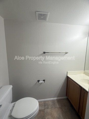 410 S Seawynds Dr in Gilbert - The Islands - Community Pool property image