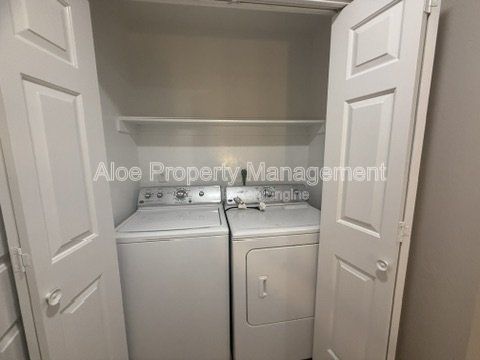 410 S Seawynds Dr in Gilbert - The Islands - Community Pool property image