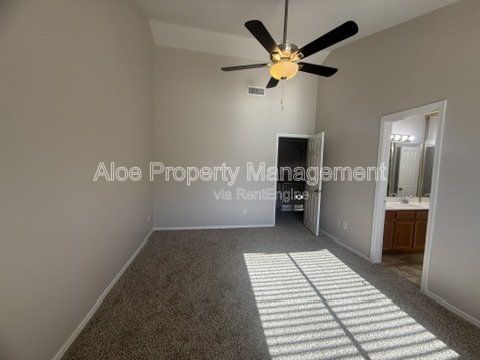 410 S Seawynds Dr in Gilbert - The Islands - Community Pool property image