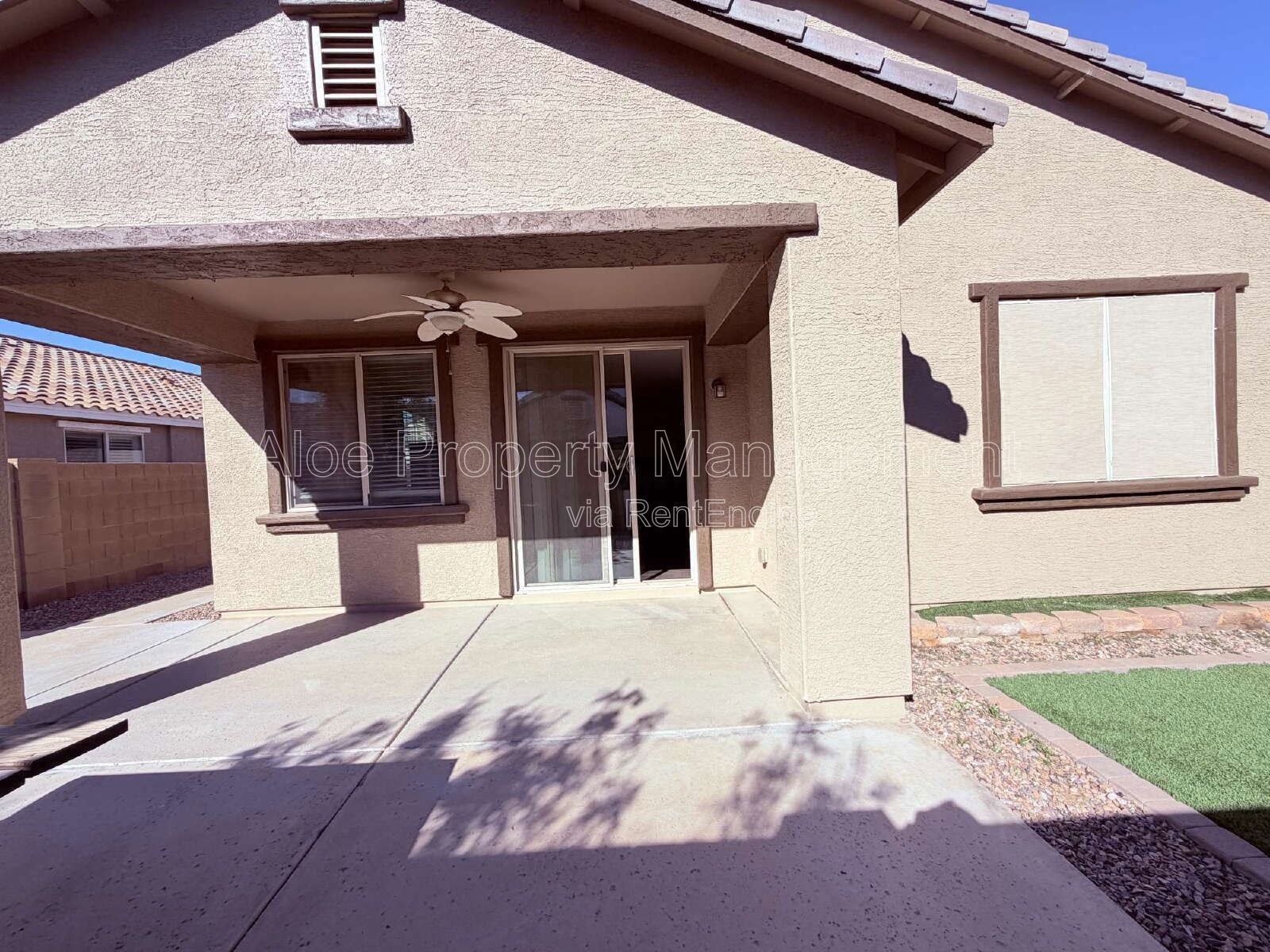 21121 East Via De Olivos in Queen Creek property image