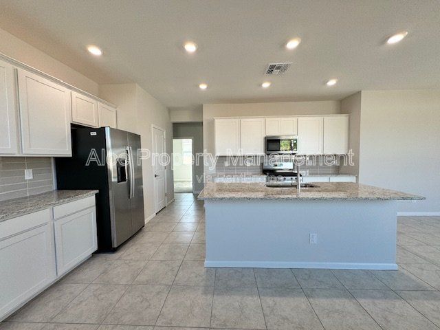 35300 W La Paz Maricopa - BRAND NEW property image