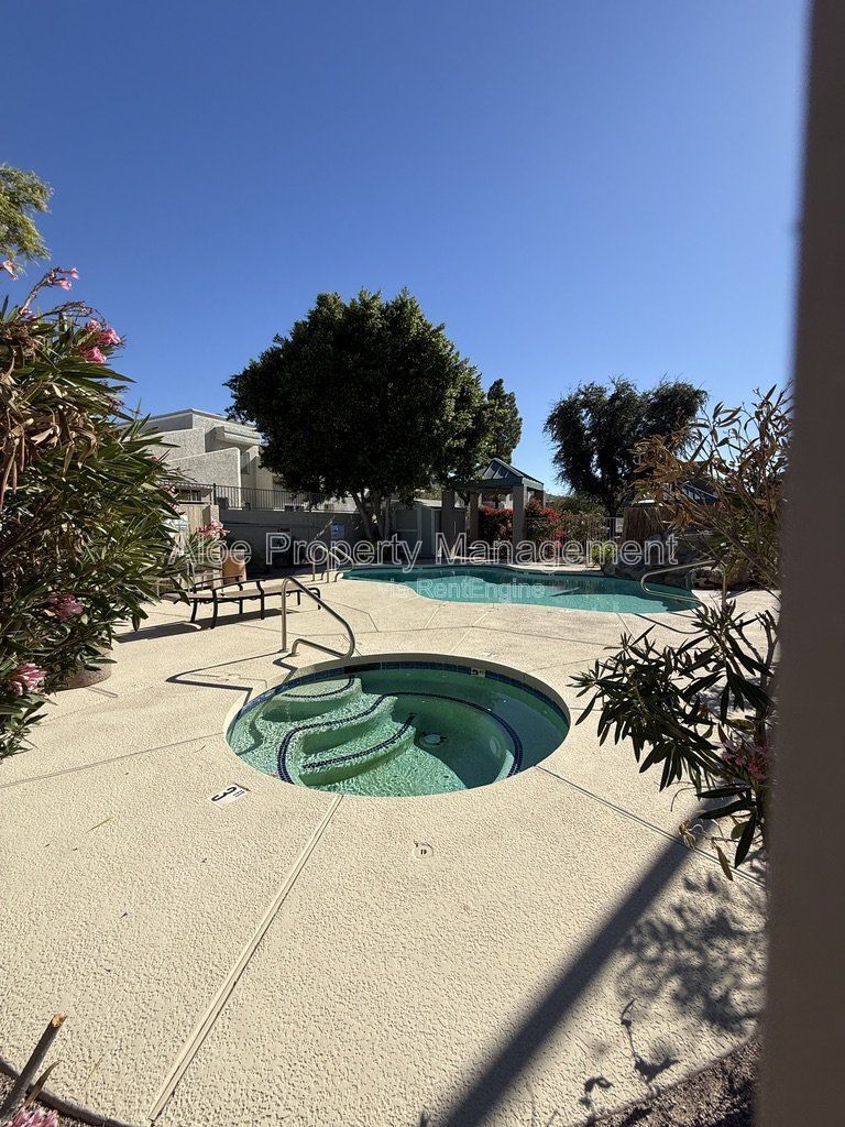 2027 E University Dr, Unit 102 in Tempe, AZ property image