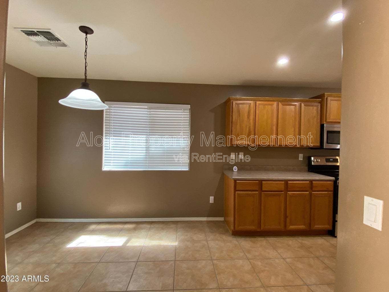 1847 W Desert Seasons Dr. Home in San Tan Valley! property image